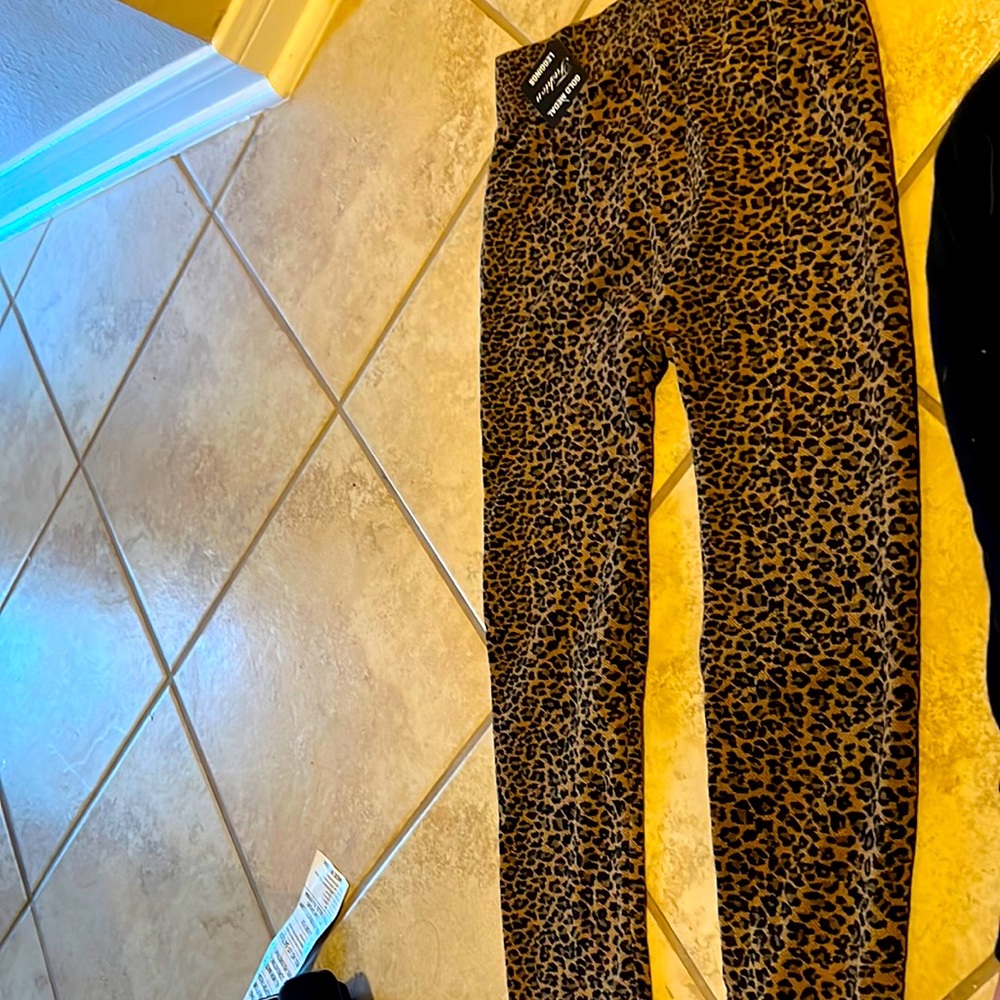 Girls Cheetah print leggings cute and comfy